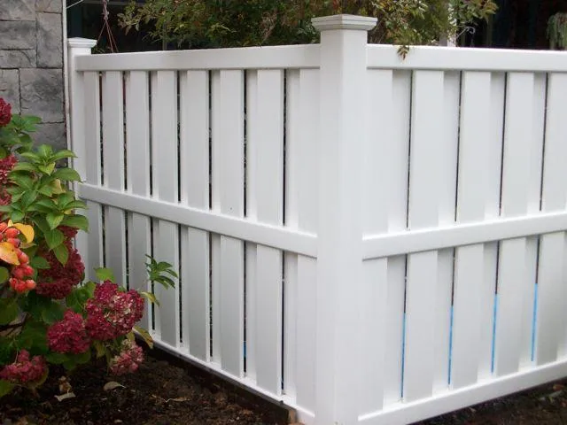 How to Maintain a Vinyl Fence