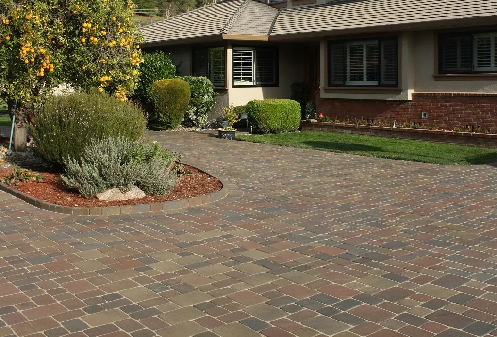 Improve Your Home and Garden With Decorative Pavers